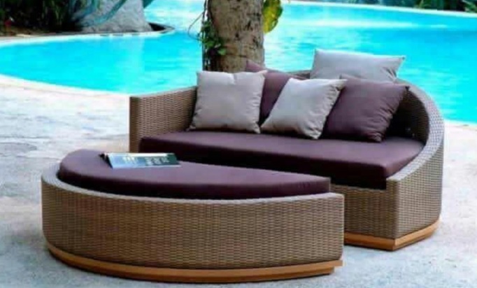 OUTDOOR DAYBED