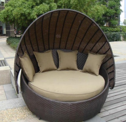 OUTDOOR DAYBED