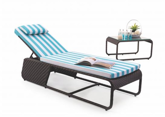 Lounger With Side Table