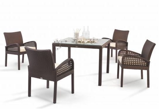 4 Seater dining table set
